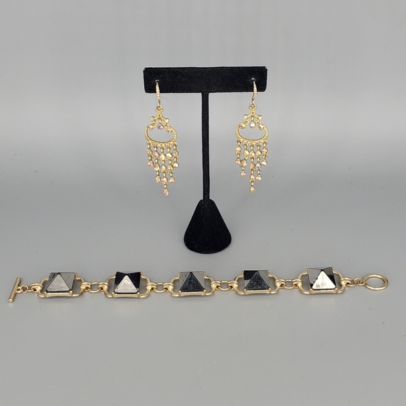 Gray Pyramid Goldtone Bracelet and AB Goldtone Chandelier Earrings Set - Picture 5 of 16